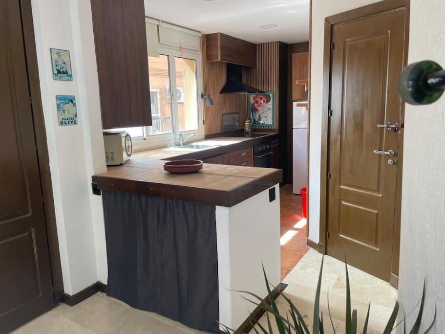 Apartment Chic & Practical Studio, 5 Min To Center & *
