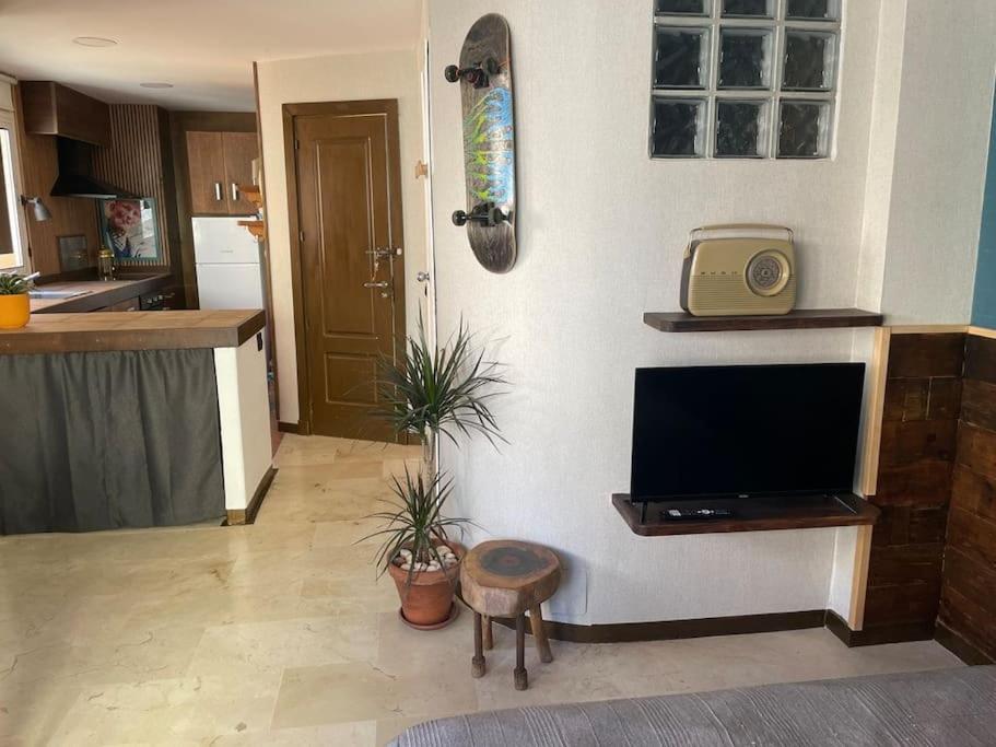 Apartment Chic & Practical Studio, 5 Min To Center & *